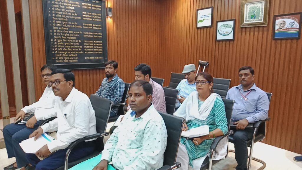 जिले में आयुष्मान भारत कार्ड बनवाने को लेकर डीडीसी ने की बैठक, दिए आवश्यक निर्देश।