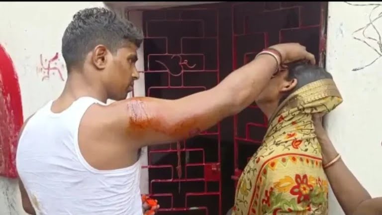दो बच्चों की मां को 3 बच्चों के पिता से हुआ प्यार, घरवालों ने पकड़ा, पति ने क्या कर सबको चौंका दिया?