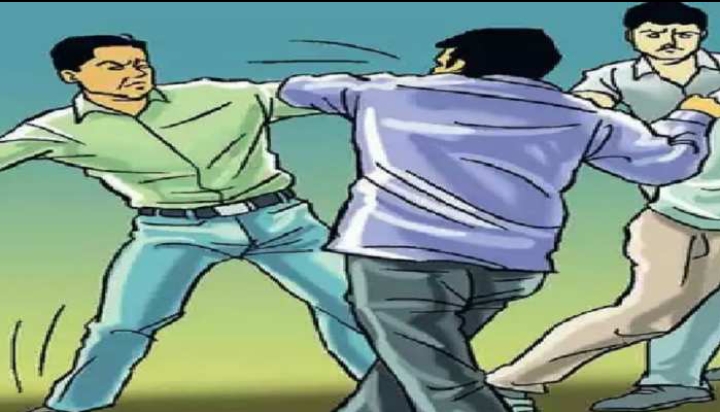 छात्रों पर अभद्र टिप्पणी करने पर हुई शिक्षक की पिटाई।