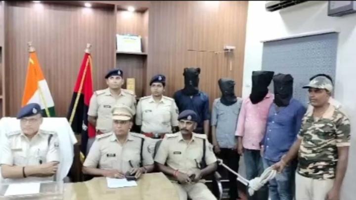 मुखिया जीजा ने तीन दोस्तों संग किया गैंगरेप:अच्छे घर में शादी कराने के बहाने बुलाया।
