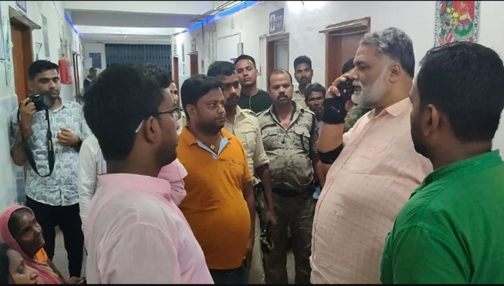 देर रात बेनीपुर अनुमंडल अस्पताल पहुंचे पप्पू यादव ने क्यों लगाया एसडीपीओ को फोन, जानिए पूरा मामला।