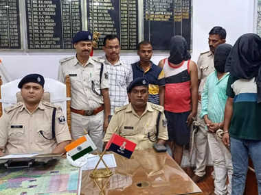 इकलौते बेटे ने सुपारी देकर कराई पिता की हत्या।