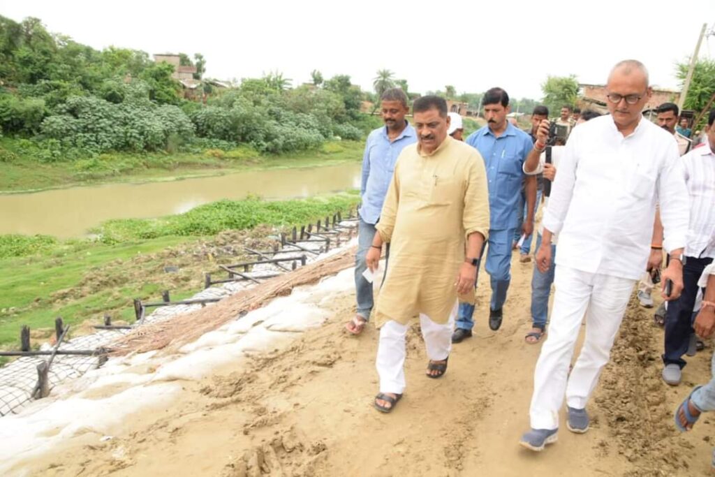 जल संसाधन विभाग द्वारा कराये गये कटाव निरोध कार्य का मंत्री ने किया लोकार्पण।
