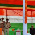 पुलिस लाइन दरभंगा में एसएसपी द्वारा किया गया झंडोत्तोलन।