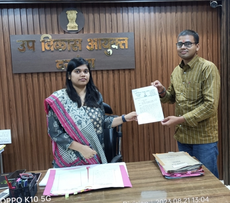 सड़क निर्माण अवधि बीत जाने के बाद भी झझरी चौक से उज्जैना चौक तक सड़क निर्माण अधर में ।
