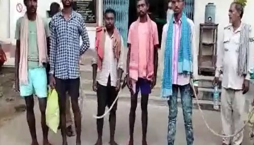 पंचायत में बुलाने के बहाने आदिवासी महिला के साथ छह लोगों ने किया सामूहिक दुष्कर्म।