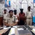 नाबालिग बच्चों के परिजनों को ब्लैकमेल करनेवाले गिरोह को पुलिस ने किया गिरफ्तार।