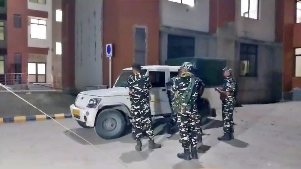 एसएसबी जवान ने खुद को गोली मारकर की आत्महत्या, आंध्रप्रदेश के सिरिका कुलम जिले का रहनेवाला था।