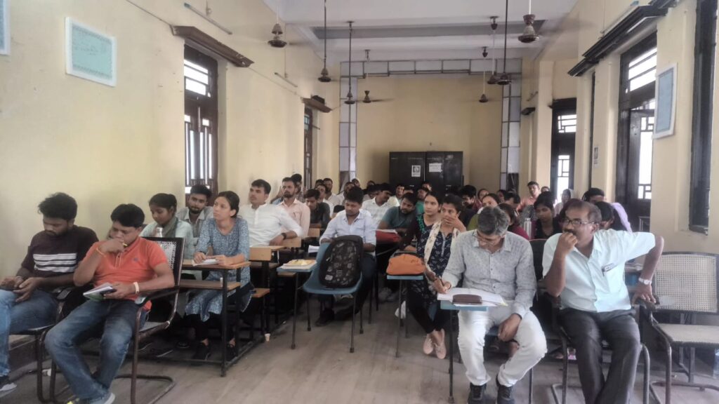 लोकतंत्र को सदैव रखें सिंचिंत ताकि हमारा लोकतंत्र रह सके आबाद: प्रो. मुनेश्वर यादव।
