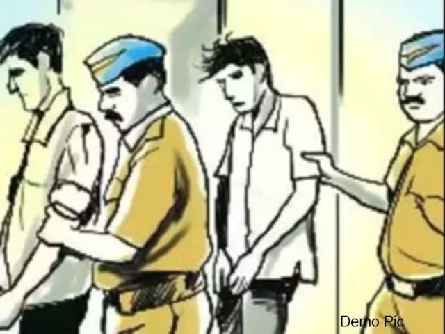 माइक्रो फाइनेंस कंपनी एजेंट को लूटने आए बदमाशों को पुलिस ने किया गिरफ्तार।
