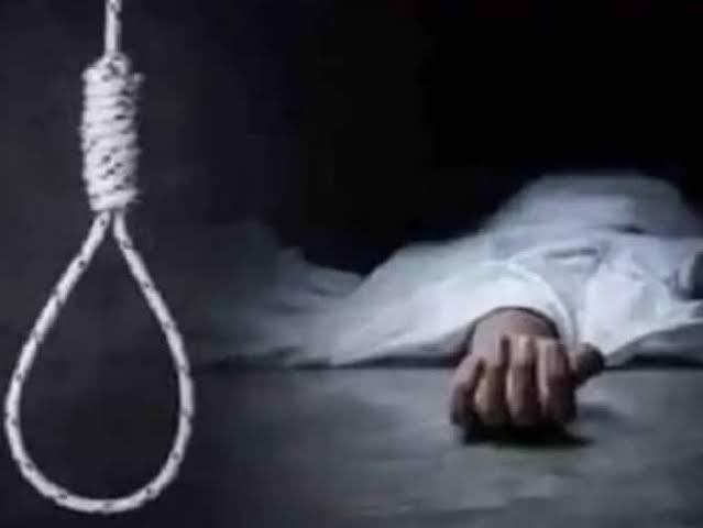 दहेज प्रताड़ना से तंग आकर विवाहिता ने फंदे से लटकर दी जान।