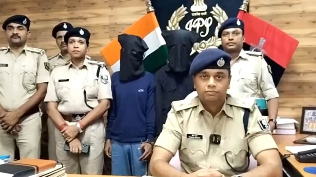 अपने ही दोस्त को चाकू गोदकर मार डाला, पुलिस की तत्परता से हुआ तीनों दोस्त गिरफ्तार।