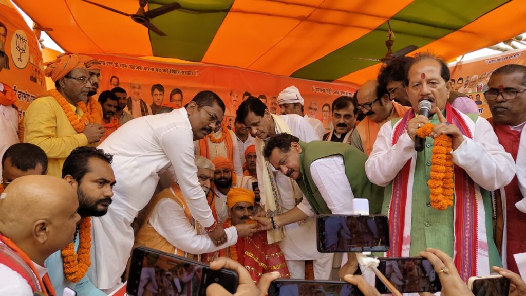 तीसरे दिन खत्म हुआ एम्स को लेकर आमरण अनशन, एक अनशनकारी की बिगड़ी तबीयत।