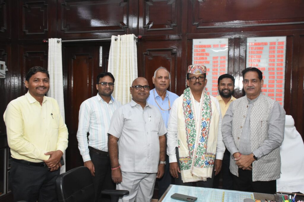 बिहार सरकार के शिक्षा सचिव ने किया एलएनएमयू का औचक निरीक्षण।