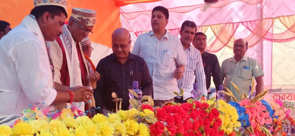 आनन्दपुर सहोरा में एडीएम के नेतृत्व में जन-संवाद का किया गया आयोजन।