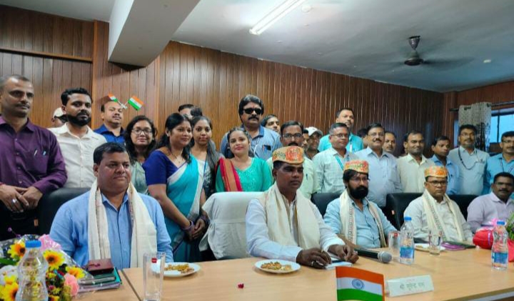 श्रम संसाधन मंत्री ने किया आईटीआई से संबंधित बैठक।
