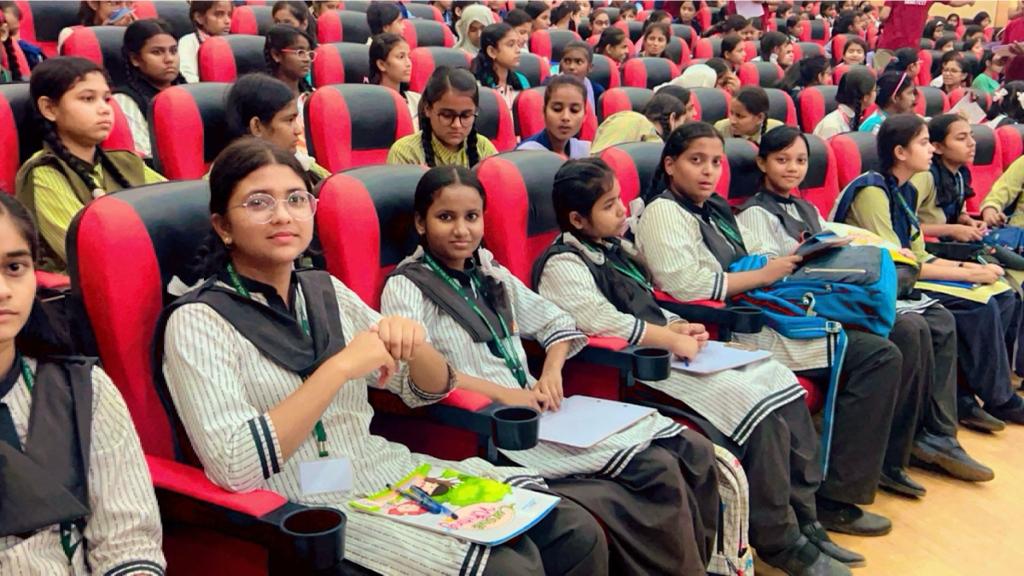 रुद्र सावित्री दरभंगा माइंडफेस्ट में उमरा छात्रों का हुजूम।