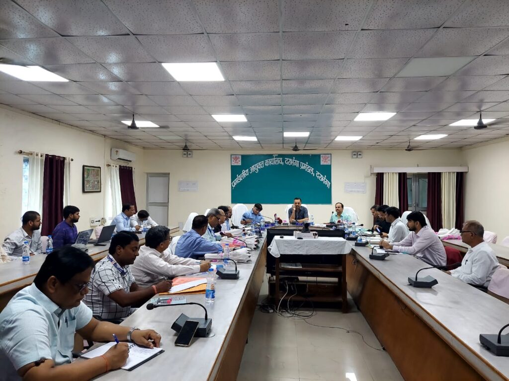 नीलाम-पत्र वाद एवं राजस्व से संबंधित मामलों की हुई समीक्षा।