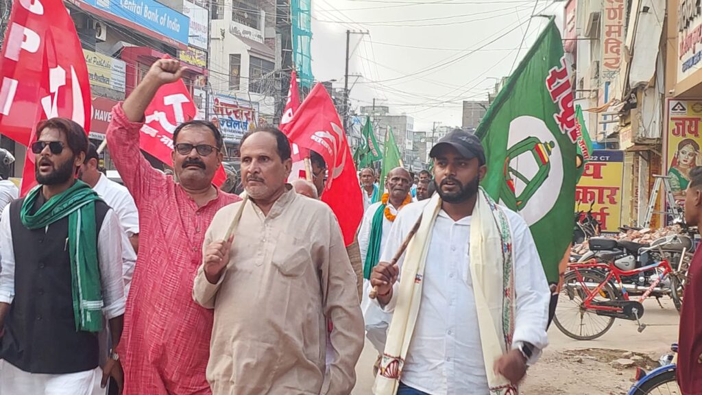 इंडिया गठबंधन ने एम्स आरओबी निर्माण सहित विभिन्न मांगो को लेकर दुसरे दिन निकाला पदयात्रा
