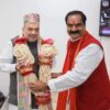 पताही हवाई अड्डा मैदान में आयोजित जनसभा के दौरान सांसद गोपाल जी ठाकर ने अमित शाह को  पाग, चादर व मखान के  माला पहना कर स्वागत और अभिनंदन किए। 