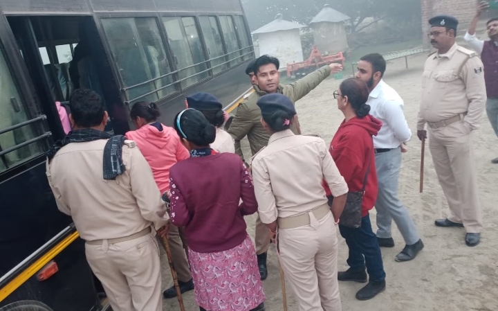 दो किशोरियों को बंधक बनाकर जबरन अश्लील नृत्य कराने एवं मारपीट करने के आरोप में दो गिरफ्तार।