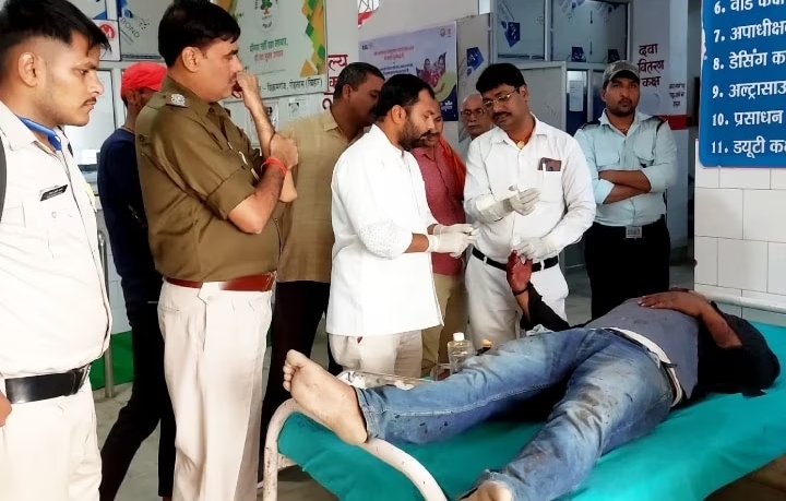 पूर्व सैनिक की हत्या करके भाग रहे दो बदमाशों को भीड़ ने उतारा मौत के घाट।
