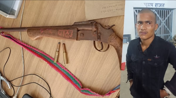 पुलिस ने एक अपराधी को देसी कट्टा और गोलियों के साथ किया गिरफ्तार।