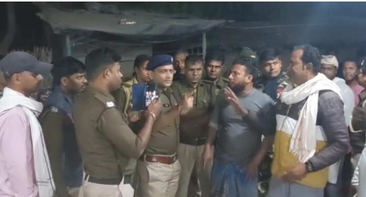 सनकी युवक ने कुल्हाड़ी की हमला से युवक को उतारा मौत के घाट।