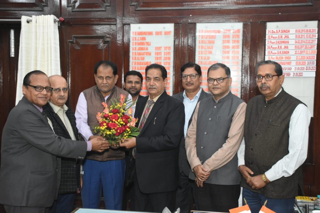 नैक पीयर टीम की रिपोर्ट के आलोक में अगले चक्र के लिए रोड मैप तैयार कर उस पर अभी से अमल शुरू करें : कुलपति।