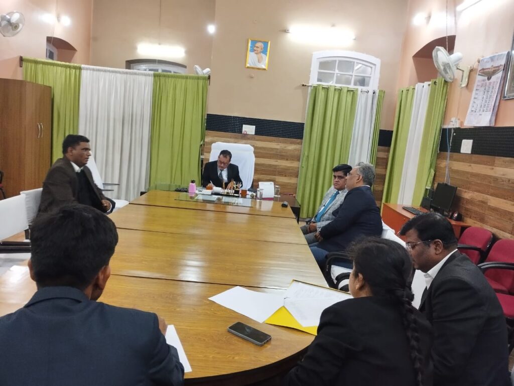 राष्ट्रीय लोक अदालत को लेकर न्यायिक अधिकारियों के साथ हुई बैठक।