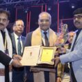 वरिष्ठ चिकित्सक डॉ. एके गुप्ता लाइफटाइम अचीवमेंट सम्मान से हुए सम्मानित।
