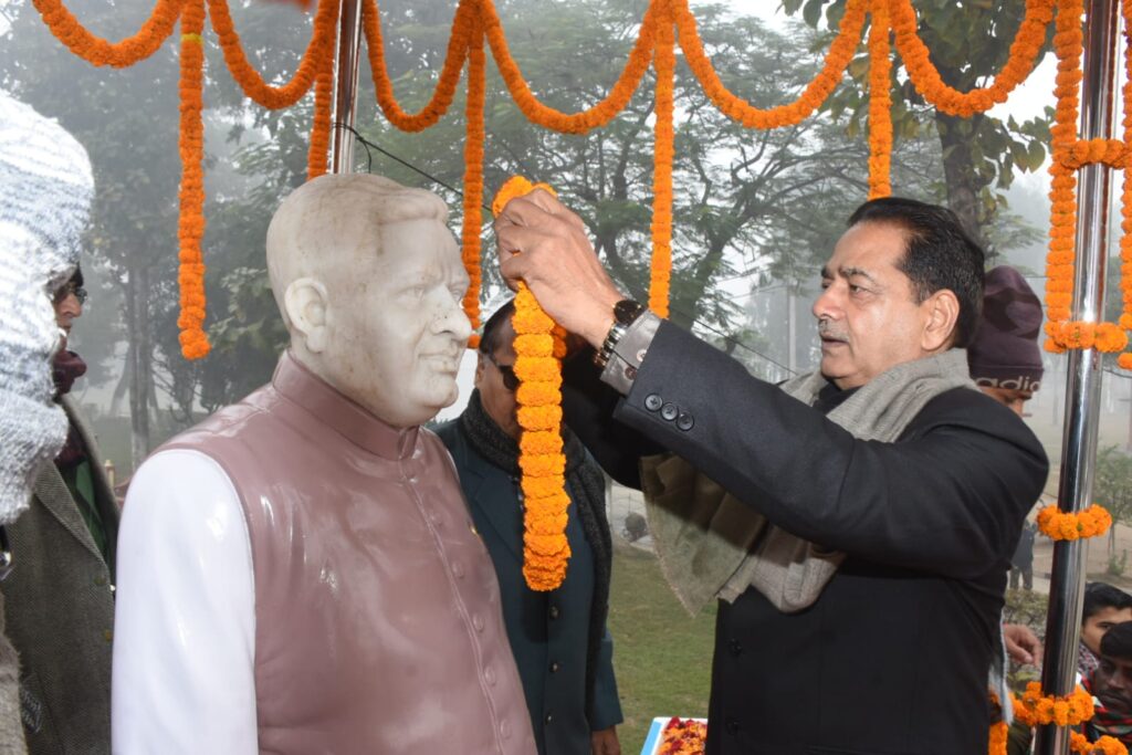 विकास पुरुष ललित बाबू ने अपने लिए नहीं, बल्कि पूरे समाज तथा मानवता के लिए काम किया- कुलपति।