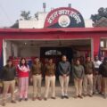 जिलाधिकारी राजीव रौशन एवं वरीय पुलिस अधीक्षक ने मंडल कारा का किया औचक निरीक्षण।