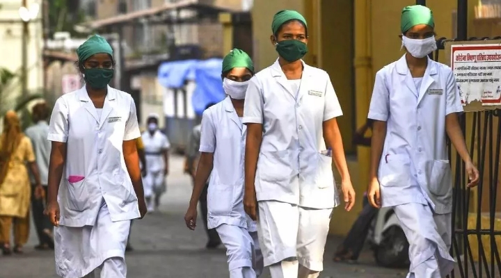 डीएमसीएच से 11 ए ग्रेड नर्सिंग स्टाफ का तबादला।