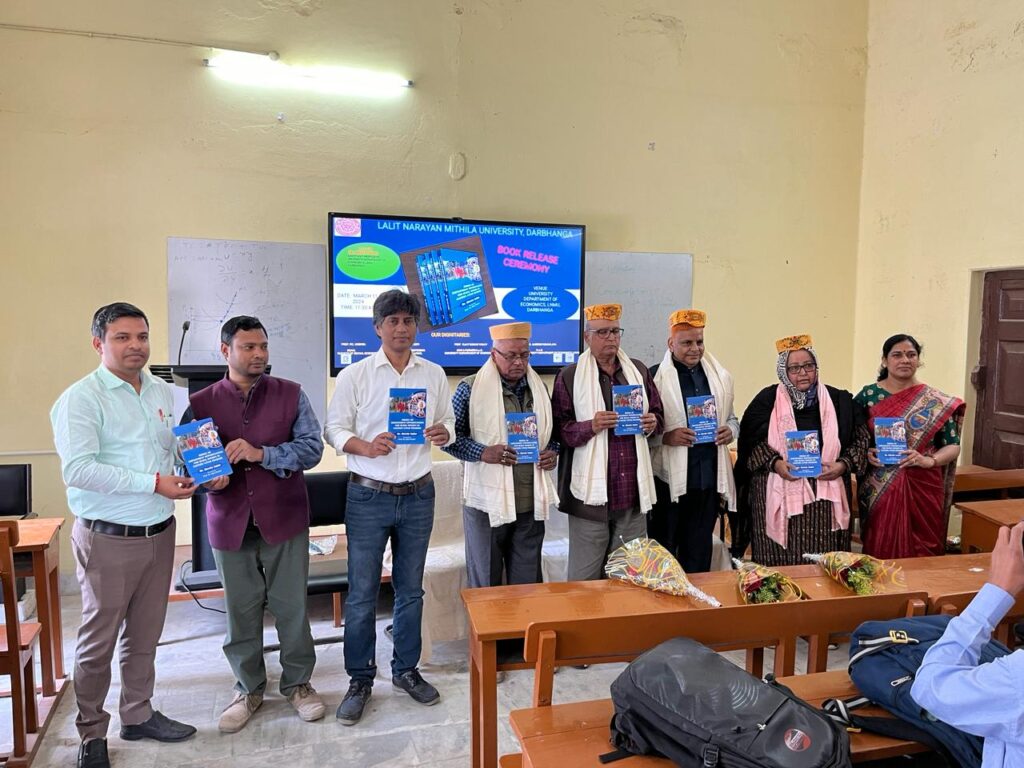 अर्थशास्त्र विभाग में अंतर्राष्ट्रीय महिला पखवाड़े के दौरान पुस्तक का हुआ विमोचन।