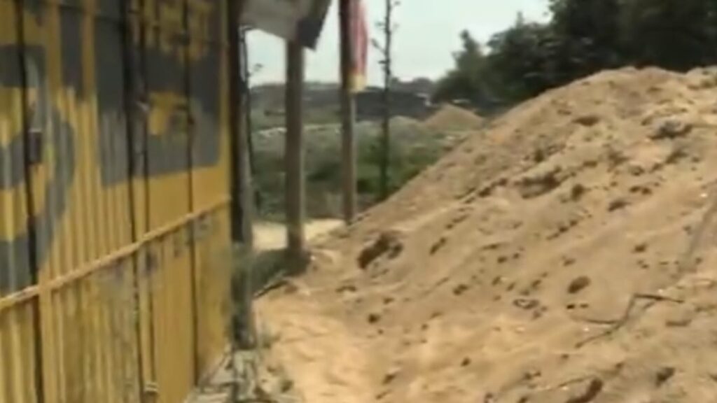 दरभंगा में चोरों ने की 13 टन लोहे के सरिया की चोरी।