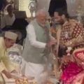 अनंत अंबानी की शादी में लगा देश विदेश के हजारों वीआईपी का जमावड़ा,पीएम मोदी सहित बड़े राजनेता पहुंचे आशीर्वाद देने