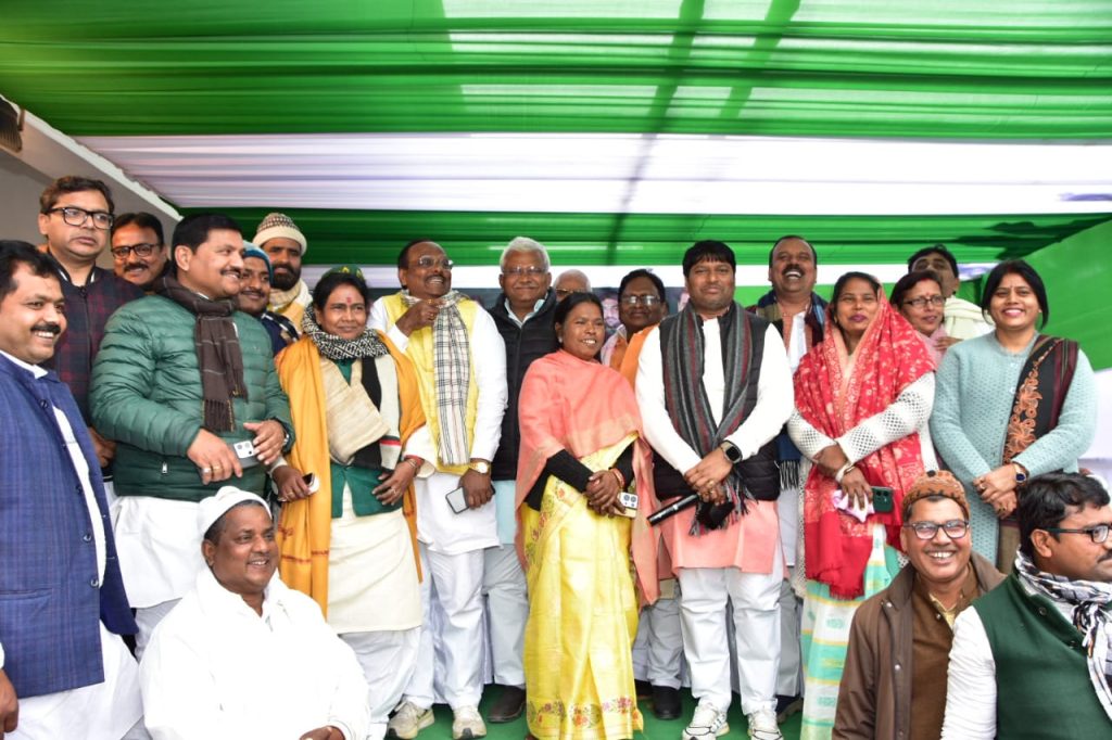 कर्पूरी की विरासत के बहाने दरभंगा आरजेडी के तमाम बड़े नेता पधारे एक मंच पर
