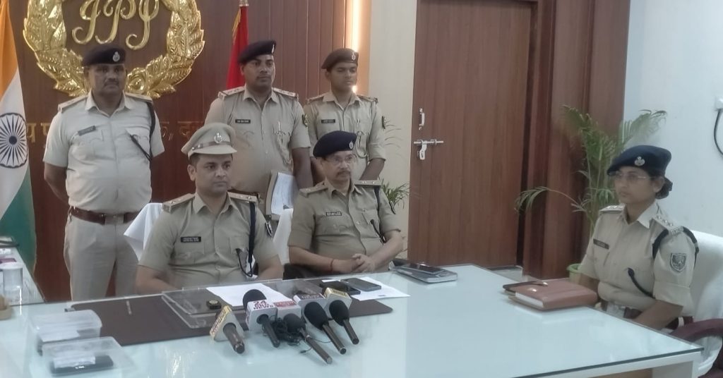 शिक्षक हत्याकांड से दरभंगा पुलिस ने उठाया पर्दा, दो आरोपी गिरफ्तार,