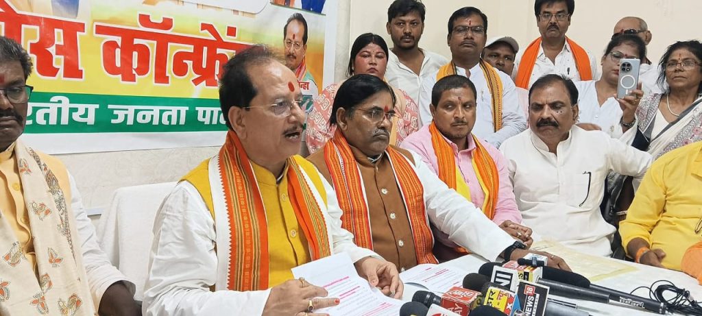 बीजेपी नेताओं पर हुए लाठीचार्ज पर भड़के उप मुख्यमंत्री, 48 घंटे में जांच रिपोर्ट तलब